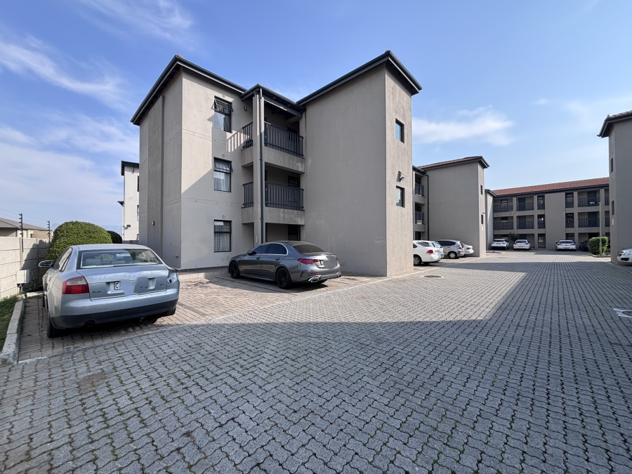 2 Bedroom Property for Sale in Parklands Western Cape
